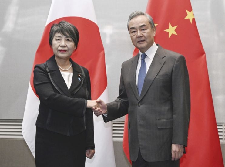 Japanese And Chinese Ministers Meet In Bid To Resolve Seafood Dispute