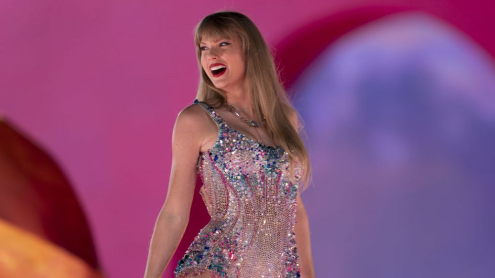 Pop Superstar Taylor Swift Praised For ‘Impeccable’ Remake Of 1989 Album